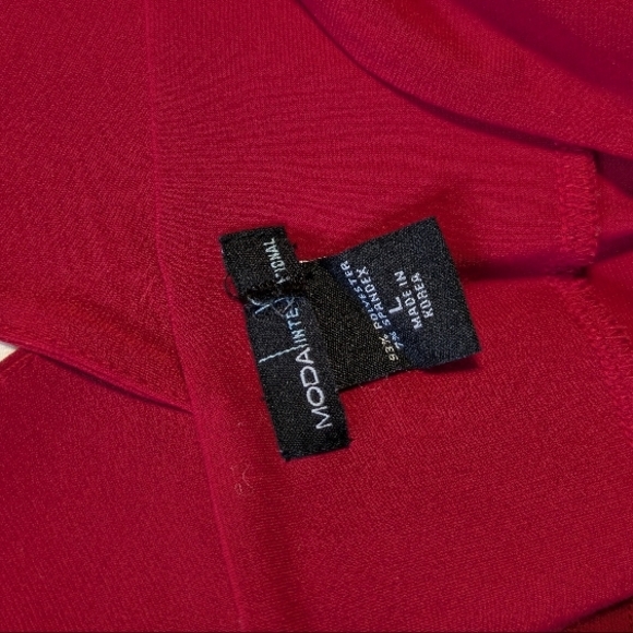 Elegant Red Long Sleeve Dress - Picture 4 of 4